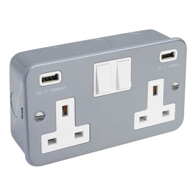 13 Amp Metal Clad Socket 2 Gang Switched Socket with Dual USB Charger MCUSB