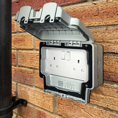 13A 2 Gang Weatherproof Double Outdoor Switched DP Socket IP66 ODS1