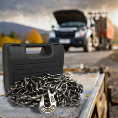 https://media.diy.com/is/image/KingfisherDigital/14ft-heavy-duty-recovery-tow-towing-chain-grab-hooks-with-carry-case~5056316705523_02c_MP?$MOB_PREV$&$width=618&$height=618