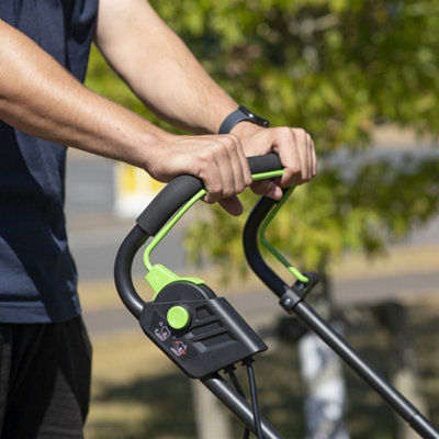 1500W Electric Scarifier - 36cm Cutting Diameter - 45L Grass Bag - 5 Heights - 9
