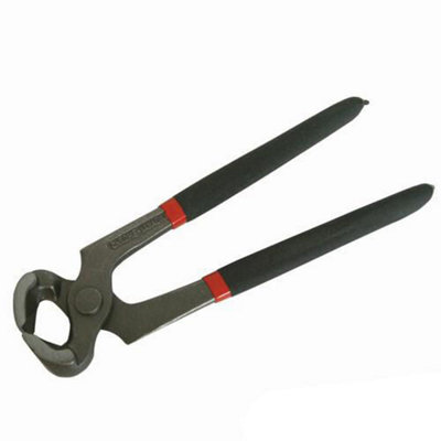 Carpenters pliers shop