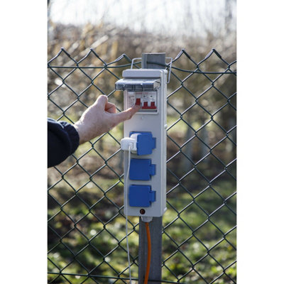15m Caravan & Camping Mains Unit with RCD - 3 x 13A UK Sockets - 16A 2P+E Plug - 3