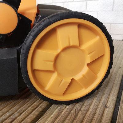 16 Litre Indoor Outdoor Twin Brush Garden Patio Floor Sweeper - 6