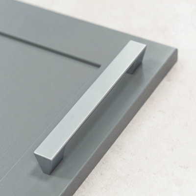 160mm Matt Chrome Square Bar Handle Price Comparisons | Compare The Build