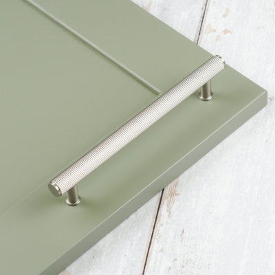 160mm Satin Nickel Reeded Textured Cabinet Handle | DIY at B&Q