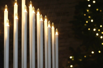 17 Pipe Christmas Candle Bridge - White