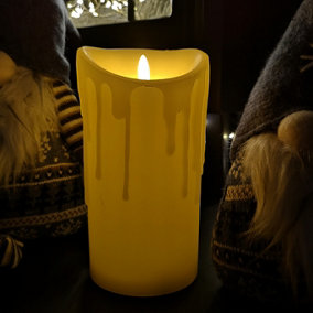 18x9cm Battery Operated Cream Realistic Flickering Flame LED Candle with Melted Effect