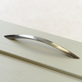 192mm Brushed Nickel Flat Bow Handle