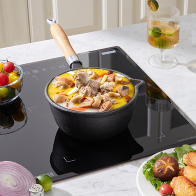 1L Cast Iron Pot With Lid and Wooden Handle, Black