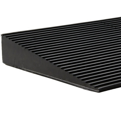 1Pc Weather Resistant Rubber Kerb Ramp 90cm(W) x 20cm(D) x 3cm(H)