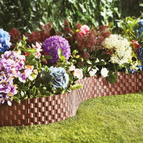 2.4m Flexible Lawn Edging Fence - Faux Rattan Weather Resistant Staked Garden Border Panels - 4 x Strips, Each H22cm x L60cm
