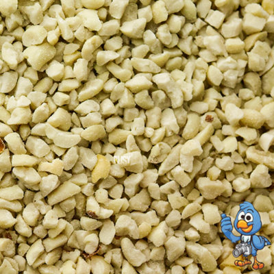 2.5L BusyBeaks Kibbled Peanuts - Premium Freshly Chopped Garden Wild Bird Nut Feed