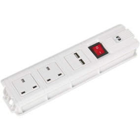 2.6m Extension Cable - 2 x 230V Plug Sockets - 2 x USB Sockets - On/Off Switch