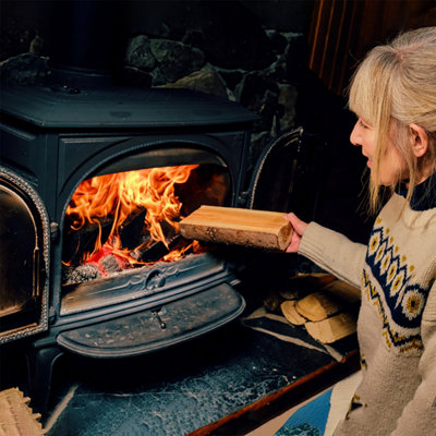 2 Boxes (15kg) of Kiln Dried Fire Logs, 30kg, For Wood Burners, Stoves & Fireplaces, Boxes of Hot Burning Sustainably Sourced Logs