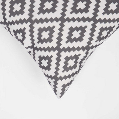 2 Pack Geometric Cushion Cover Water Resistant Outdoor Garden - 7