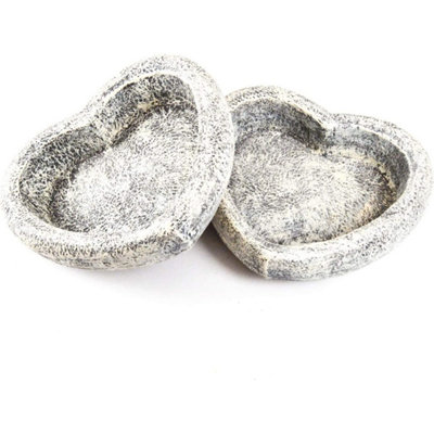 2 x Heart Shaped Planters - Lightweight Stone Effect Outdoor Garden Plant Pots - Measure H8cm x W31cm x D28cm