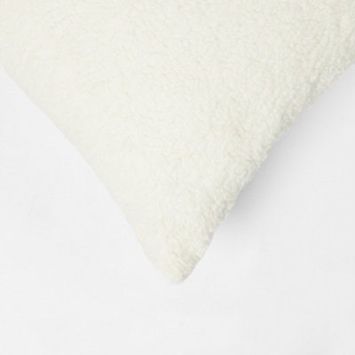 2 x Pack Of Teddy Fleece Soft Warm Filled Pillow Cushion