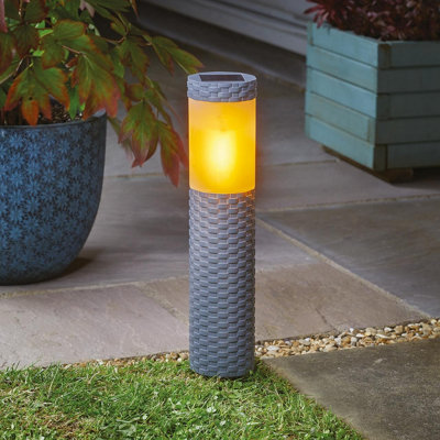 Solar light that looks deals like a flame