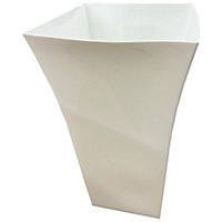 2 x White Tall Large Plastic Contemporary Garden Patio Milano Planter With a Shiny Gloss Finish