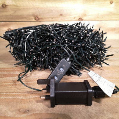2000 LED 25m Premier Christmas Outdoor Cluster Timer Lights in Warm White - 4