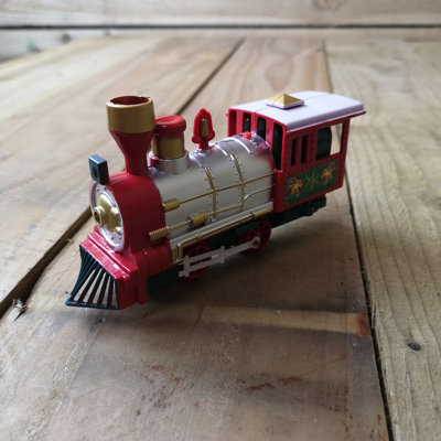 Battery christmas train online