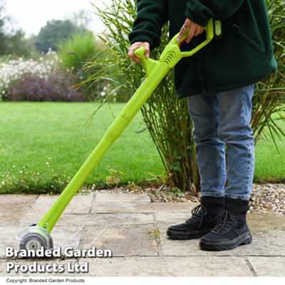 20v Cordless Weed Sweeper Clears Driveways, Paths, Patios and Pavings