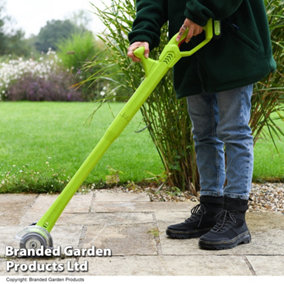 20v Cordless Weed Sweeper Clears Driveways, Paths, Patios and Pavings from Moss and Dirt (20v Weed Sweeper & Brushes)