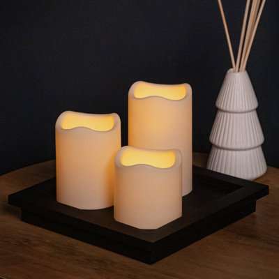 21cm Set of 3 of Battery Operated Flickering Candles on Black Tray with Warm White LEDs Price Comparisons | Compare The Build