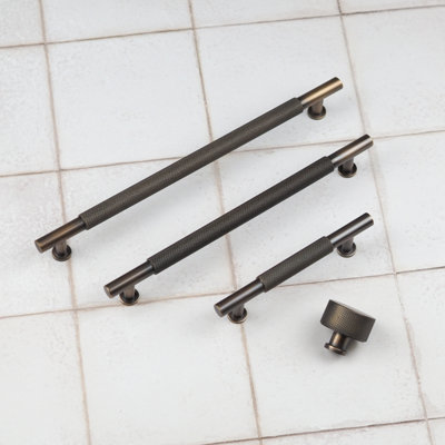 224mm Antique Brass Knurled Textured Cabinet Handle | DIY at B&Q