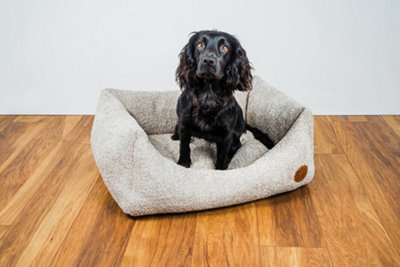 25" SNUG AND COSY TEDDY BOUCLE OAT RECTANGLE BED Price Comparisons | Compare The Build
