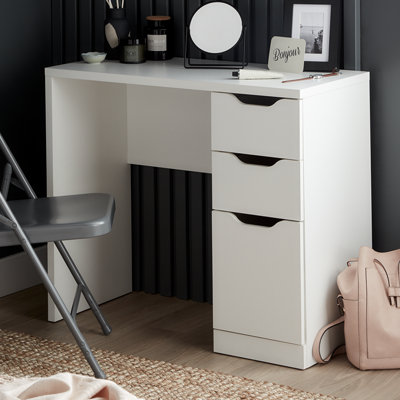Shop dressing tables.