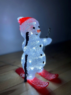 29CM SKIING SNOWMAN CHRISTMAS DECORATION WITH 30 ICE WHITE LEDS WITH A 5M CABLE