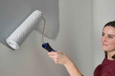 How long does paint take to dry? at B&Q