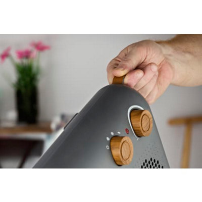 2KW Fan Heater - 2 heat settings & adjustable thermostat - 8