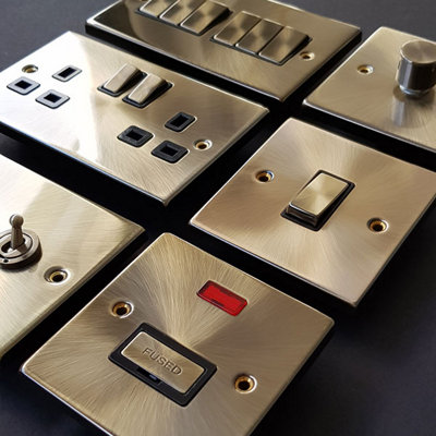 3 PACK - Antique Brass 2 Gang 13A DP Ingot Twin Double Switched Plug Socket - Black Trim - SE Home