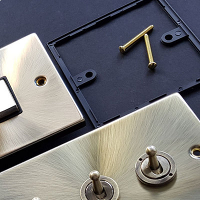 3 PACK - Antique Brass 2 Gang 13A DP Ingot Twin Double Switched Plug Socket - Black Trim - SE Home