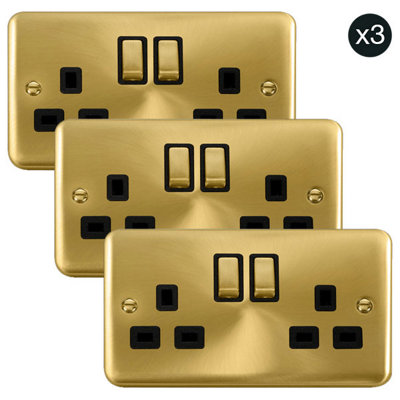 3 PACK - Curved Satin / Brushed Brass 2 Gang 13A DP Ingot Twin Double Switched Plug Socket - Black Trim - SE Home
