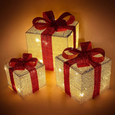 3 X DECORATIVE CHRISTMAS PARCELS - WITH 35 WHITE LED LIGHTS