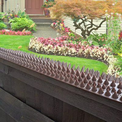 30 (15m) - Brown Outdoor Security Fence Spikes Anti-Burglar & Animal ...