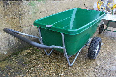 300L / 250Kg Bristol Tool Company Outdoor Plastic Wheelbarrow with Pneumatic Wheels - 8