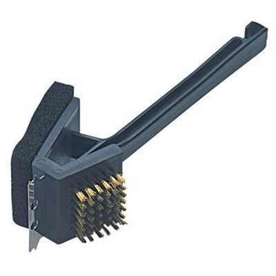 Coleman Campingaz 3 In 1 Bbq Cleaning Brush With Brass BristlesNylon PadAnd Metal Scraper from B&Q