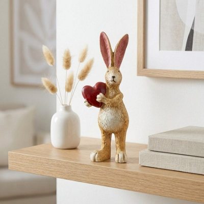 Garden Greatness Jasper Rabbit Holding HeartPremium Quality Home Decor from B&Q