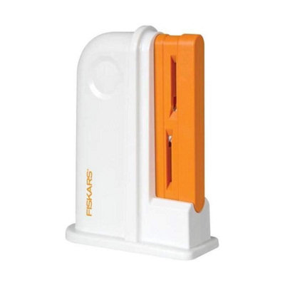 B&Q -  Universal Scissor SharpenerCompact Ceramic Tool For Standard And Razoredge Blades - Image 7