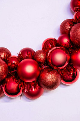 33cm Red Shatterproof Bauble Wreath - 5
