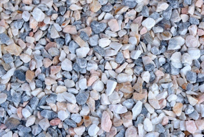 20mm Flamingo Gravel 20Kg Bag (X10 Bags) from B&Q