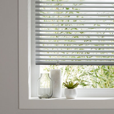 GoodHome Studio Grey Nickel Effect Aluminium Venetian Blind (W)90Cm (L)180Cm from B&Q