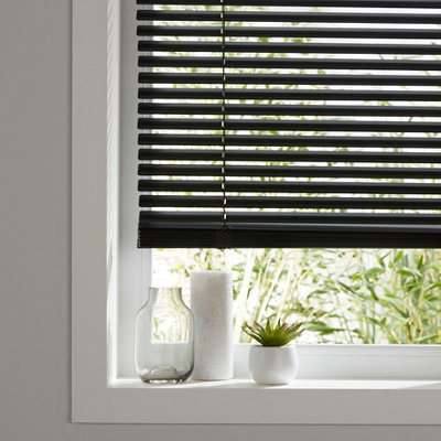 GoodHome Studio Black Aluminium Venetian Blind (W)90Cm (L)180Cm from B&Q