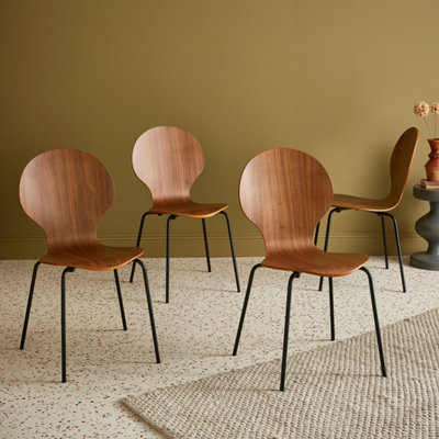 SweeekSet Of 4 Retro Wooden Stacking Chairs Walnut Wood-Effect 43X48X87 CmNaomi