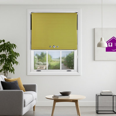 Furnished Triple Diamond Blackout Blind Free Cut ServiceGreen (W)60Cm X (L)210Cm from B&Q