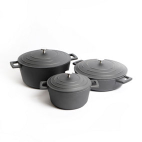 3pc Black Non-Stick Cast Aluminium Casserole Dish Set with 2x Regular Casserole Dishes, 2.5L/5L and Shallow Casserole Dish 4L